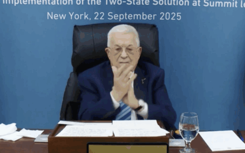 Abu Mazen accoglie con favore l’accordo su Gaza: “Speranza per la nascita di uno Stato palestinese”