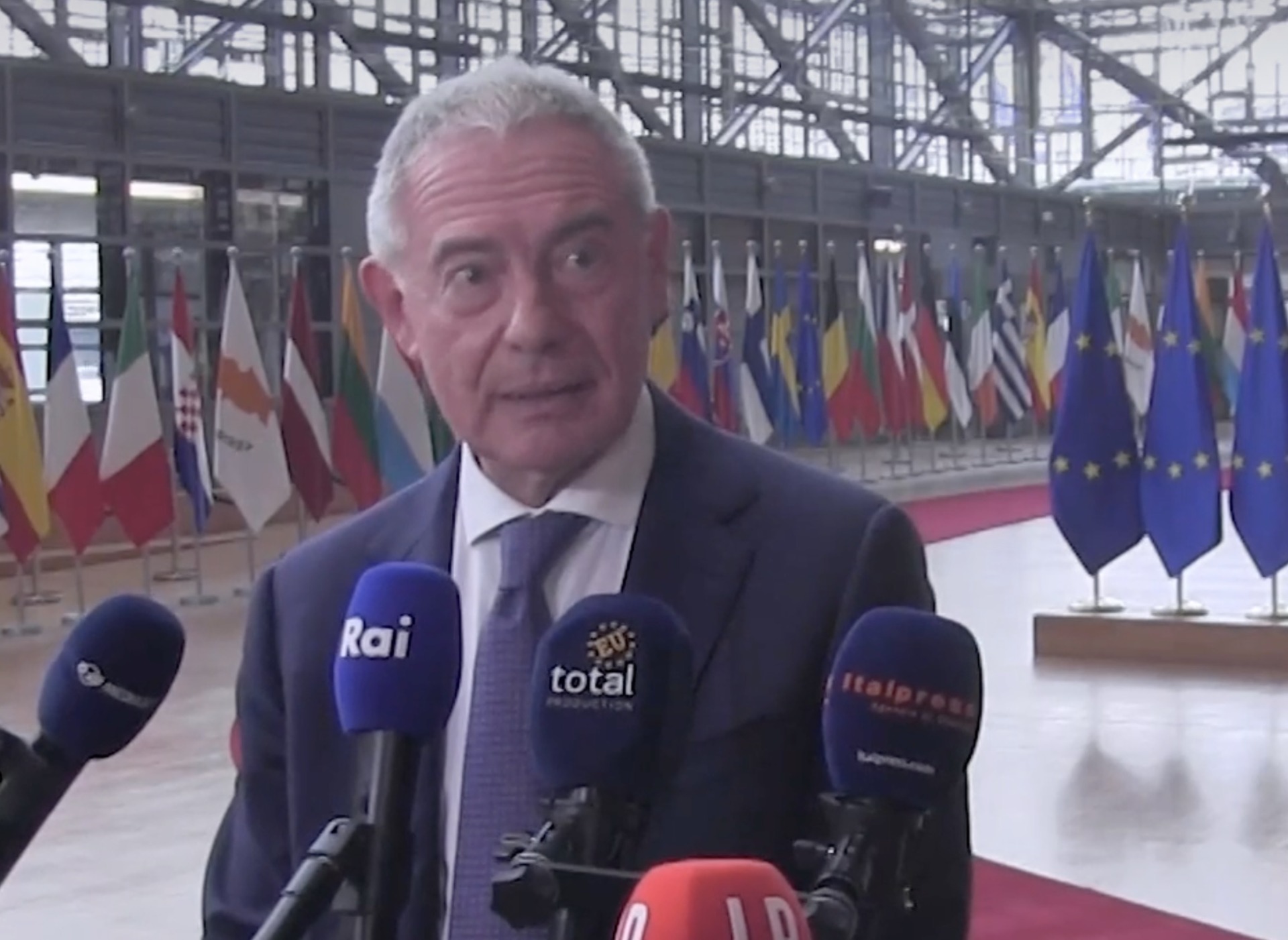 Ex Ilva e danni, Urso prepara vie legali