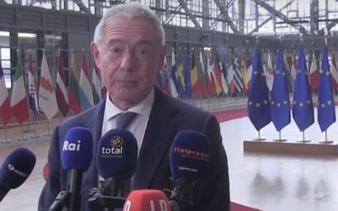 E-car, Urso (FdI): “Misura necessaria. Valutare alimentazione anche con altri carburanti”