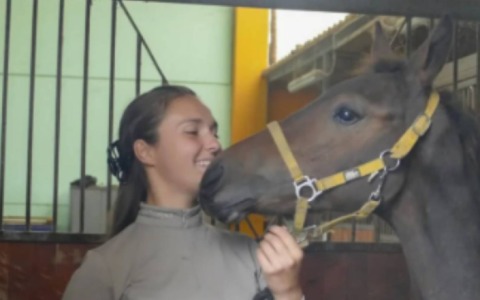 Incidente sul lavoro in cascina, muore ragazza di 23 anni