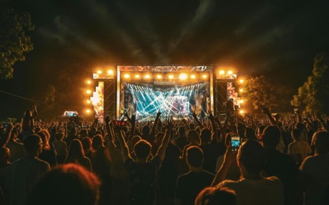 Concerti “sold out” in pochi minuti: l’associazione Codici denuncia mancanza di trasparenza e chiede più controlli