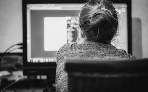 Tumori e lavoro: controlli negati e tutele fittizie. Meritocrazia Italia: “La salute non sia un lusso per pochi”