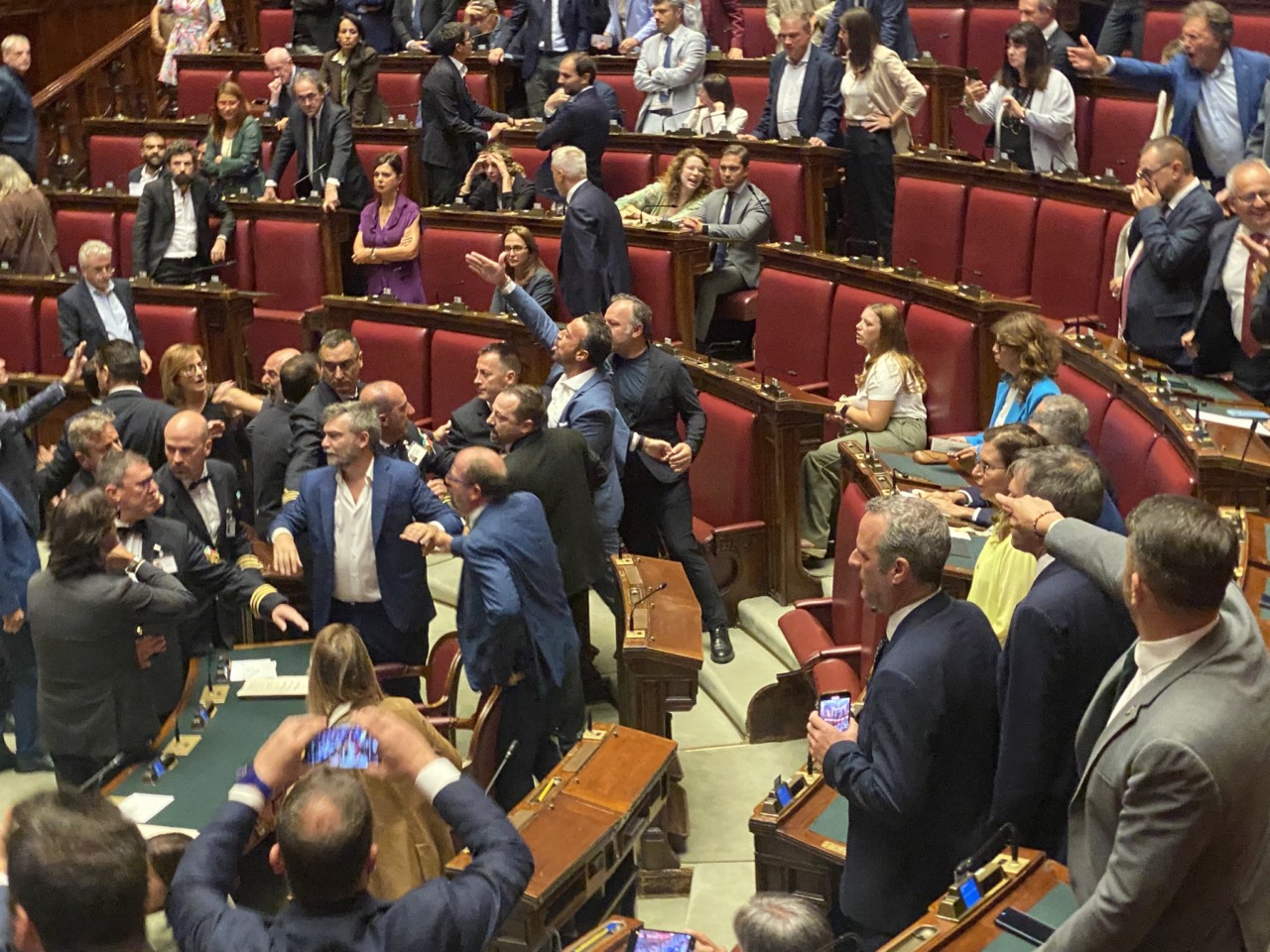 Separazione delle carriere, via libera della Camera: si va verso il referendum