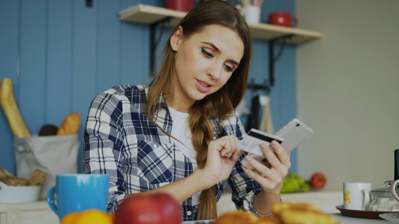 Conto corrente e servizi digitali: come cambia la banca per i cittadini