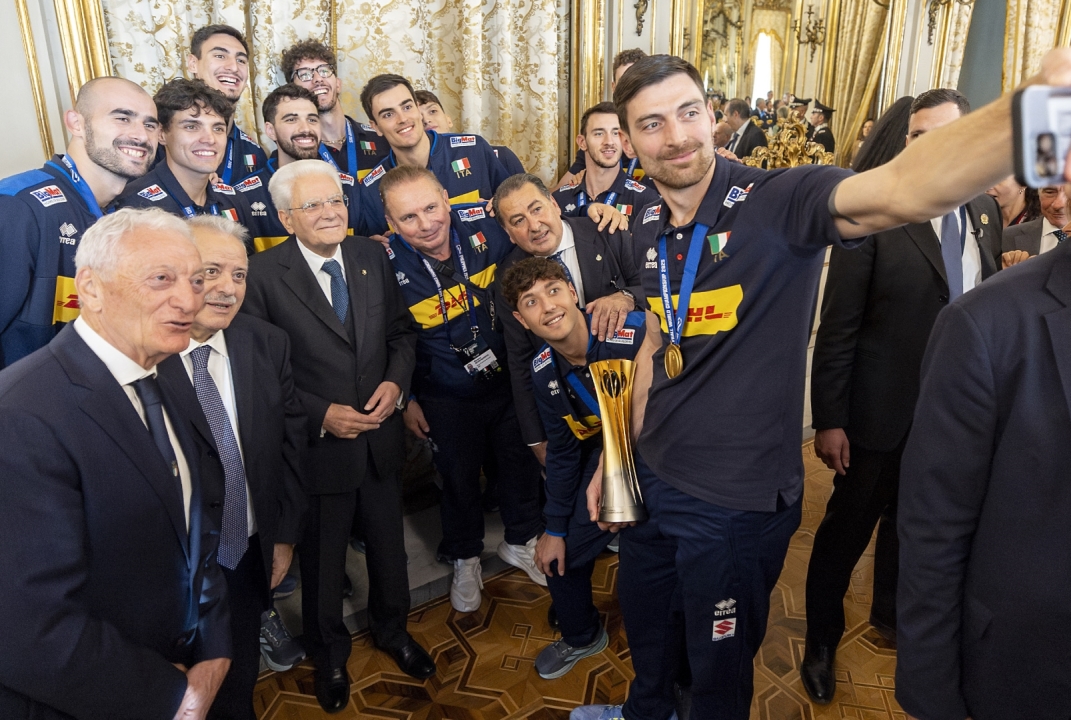 Mattarella e Meloni celebrano le Nazionali di volley campioni del mondo