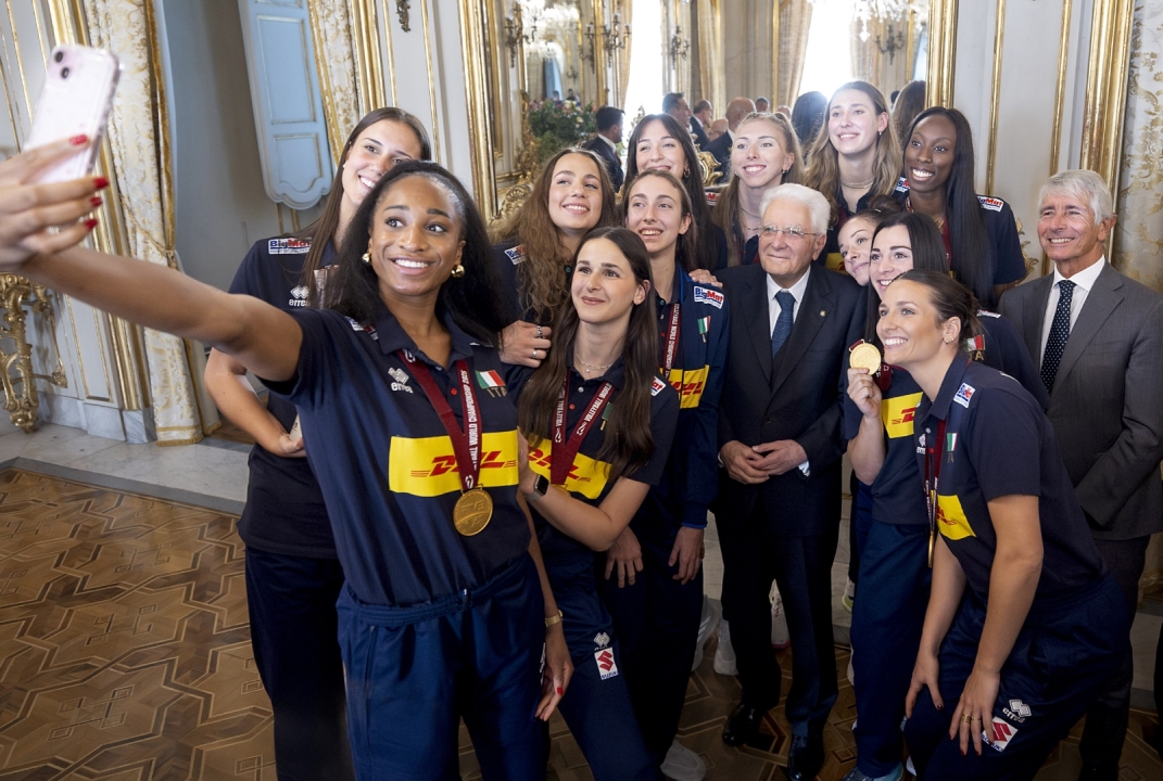 Mattarella e Meloni celebrano le Nazionali di volley campioni del mondo