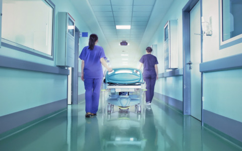 Sanità, allarme Gimbe: 18,8 miliardi di “tagli invisibili” e un buco da 32 miliardi