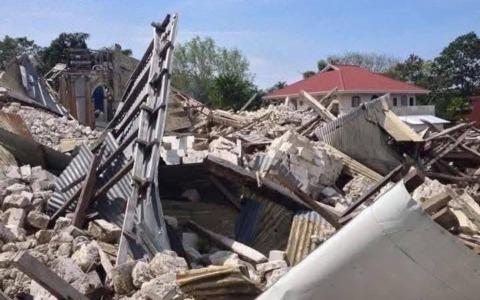 Filippine, terremoto di magnitudo 7.4 devasta il Sud del Paese
