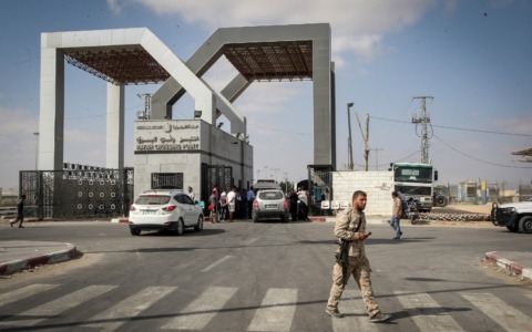Israele: “Rafah resta chiuso e la quarta salma non è un ostaggio”. La tregua a Gaza tiene ma “scricchiola”