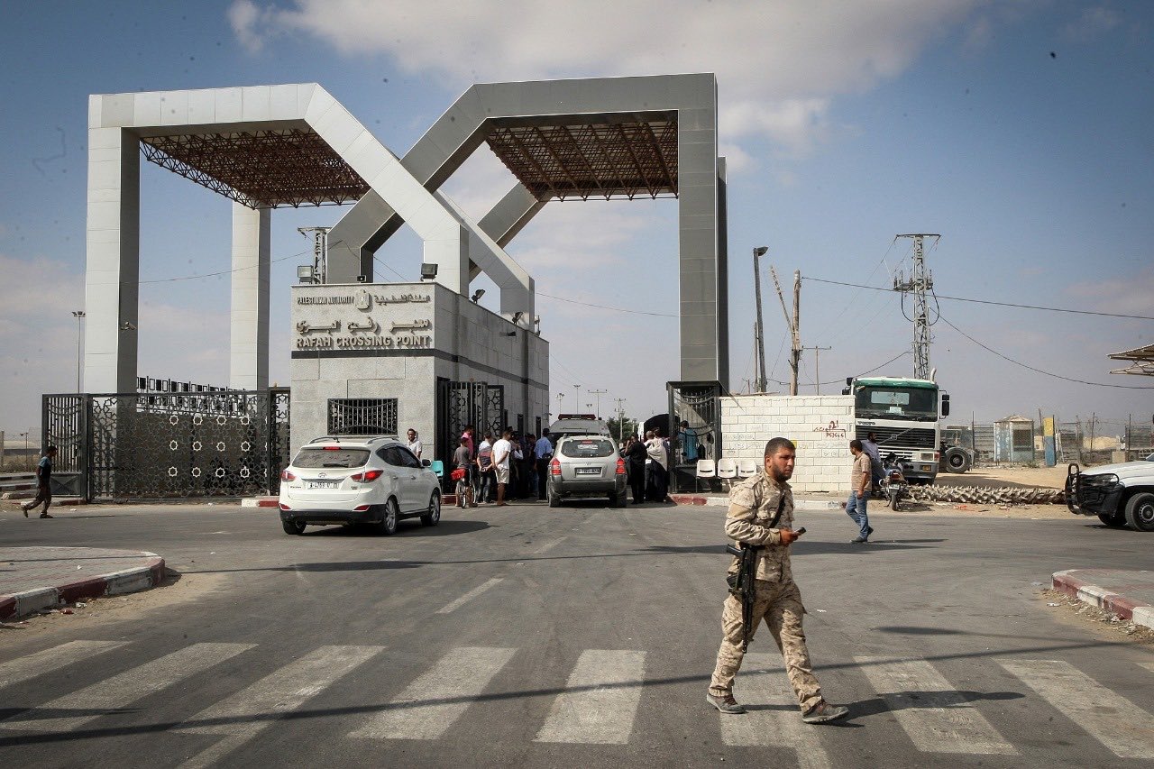 Israele: “Rafah resta chiuso e la quarta salma non è un ostaggio”. La tregua a Gaza tiene ma “scricchiola”
