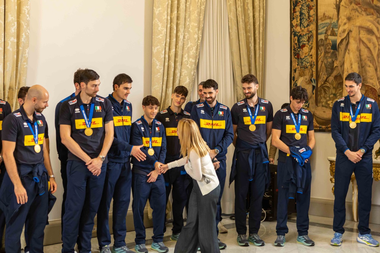 Mattarella e Meloni celebrano le Nazionali di volley campioni del mondo