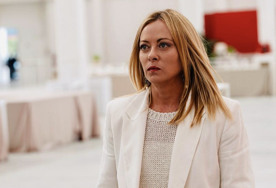 FdI: condono edilizio extra large fino a settembre 2025. L'opzione che spacca la maggioranza