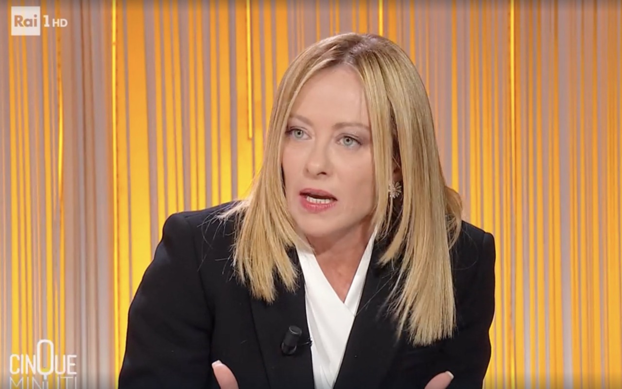 Meloni rivela da Vespa di esser stata denunciata per "concorso in genocidio"