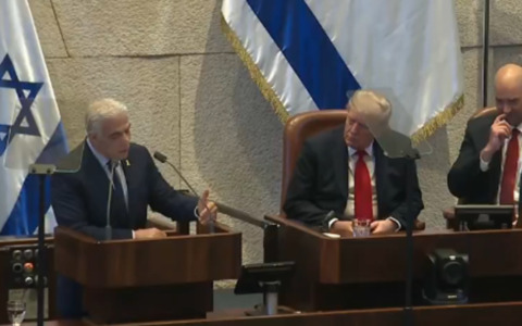 Trump al Parlamento israeliano, il capo dell’opposizione Lapid: “Dobbiamo anche assumerci le nostre responsabilità, nazioni islamiche parlino con noi”