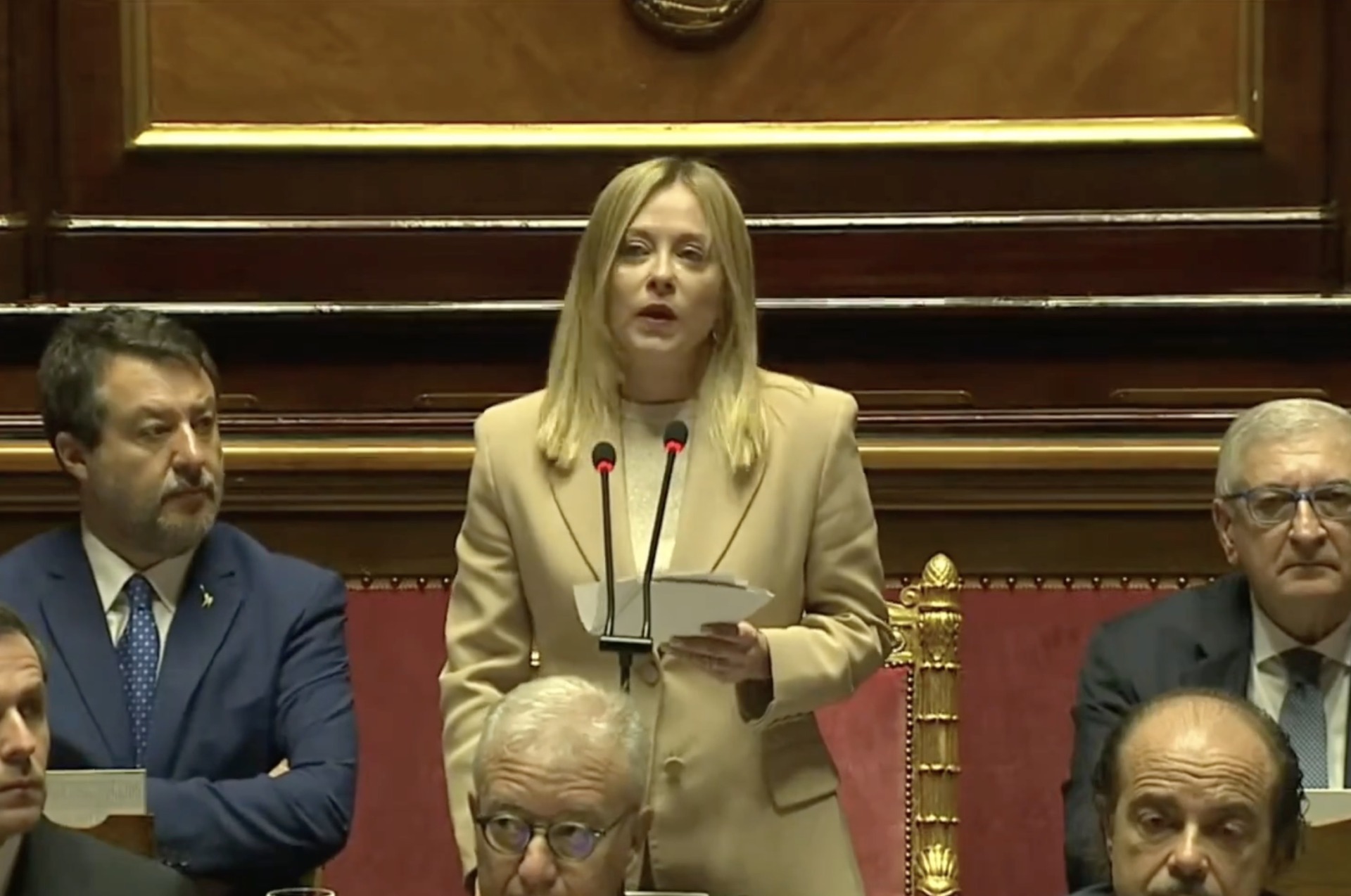 Meloni in Parlamento alla vigilia del Consiglio Ue: "Pieno sostegno a Ucraina. Piano Gaza un successo di Trump"