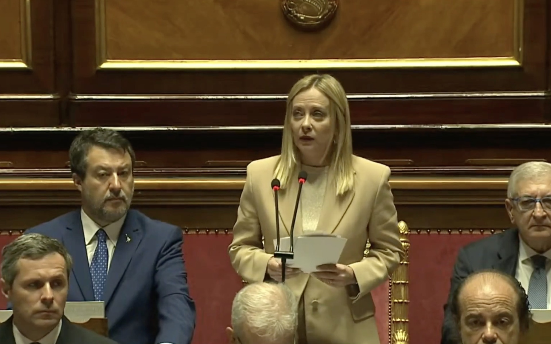 Meloni in Parlamento alla vigilia del Consiglio Ue: "Pieno sostegno a Ucraina. Piano Gaza un successo di Trump"