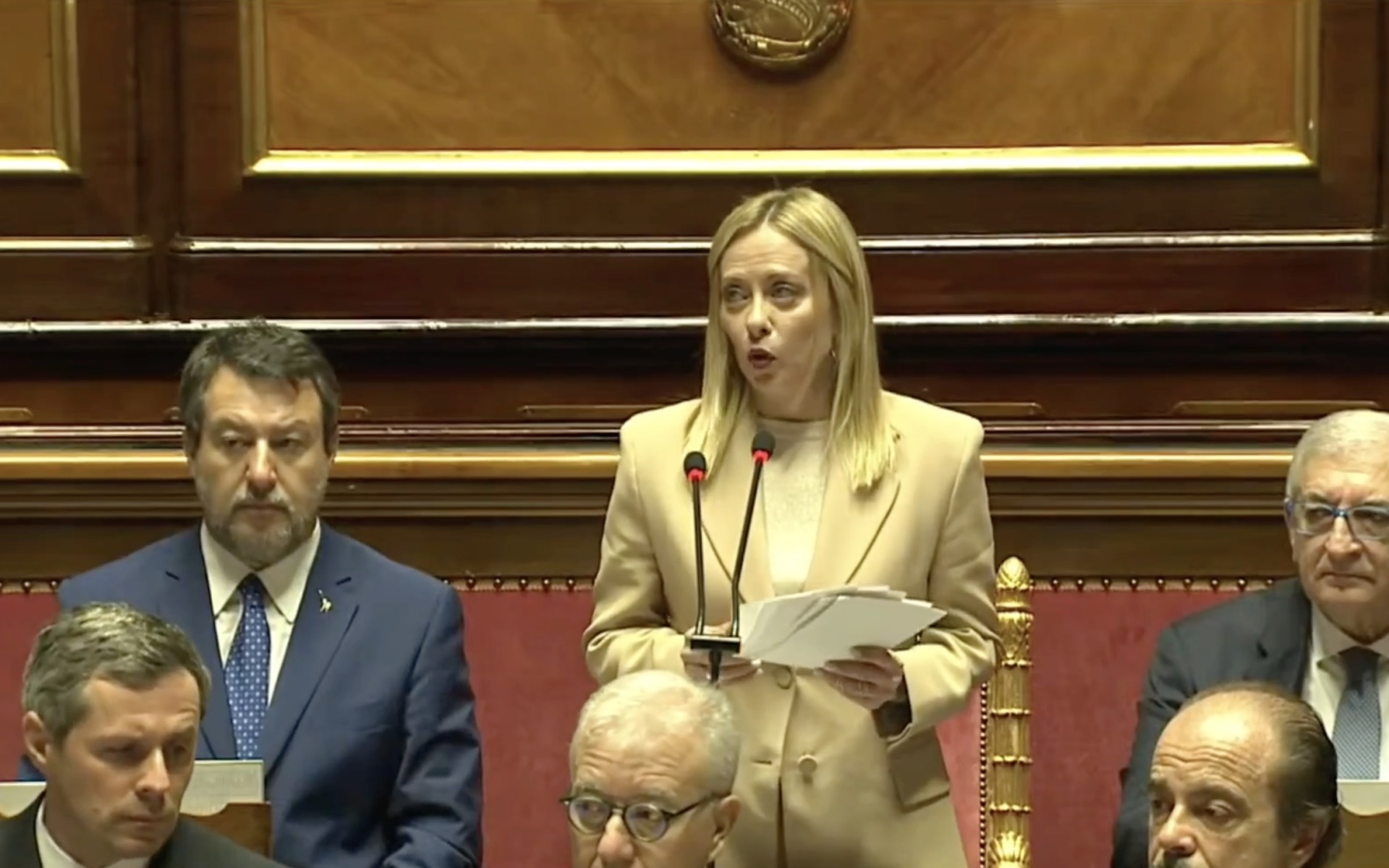 Meloni in Parlamento alla vigilia del Consiglio Ue: "Pieno sostegno a Ucraina. Piano Gaza un successo di Trump"