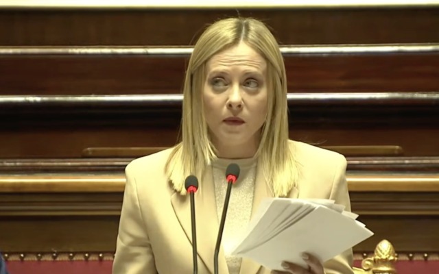Meloni in Parlamento alla vigilia del Consiglio Ue: "Pieno sostegno a Ucraina. Piano Gaza un successo di Trump"