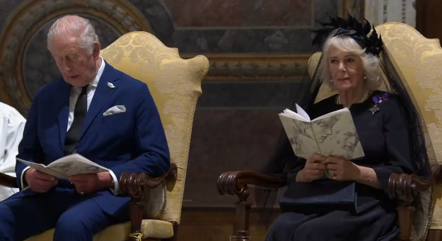 Re Carlo III e Camilla in Vaticano: la prima preghiera con un Papa dopo cinque secoli di divisione