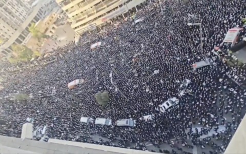 Gerusalemme, 200mila ebrei ultraortodossi protestano contro Netanyahu e la leva militare obbligatoria