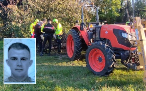 Risucchiato da un macchinario agricolo: muore 23enne imprenditore