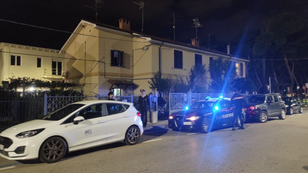 Altro femminicidio nelle Marche: 80enne uccide la moglie invalida e si spara con la stessa pistola