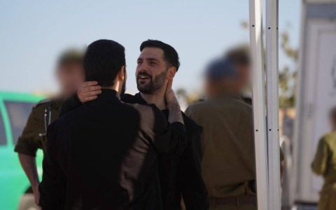 Gaza, il giorno degli ostaggi (20 uomini, tutti giovani): rilasciato anche il secondo gruppo