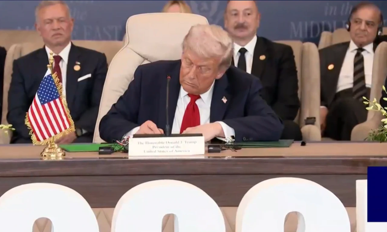 Pace a Gaza, la firma a Sharm. Trump: "3mila anni per arrivare fin qui"