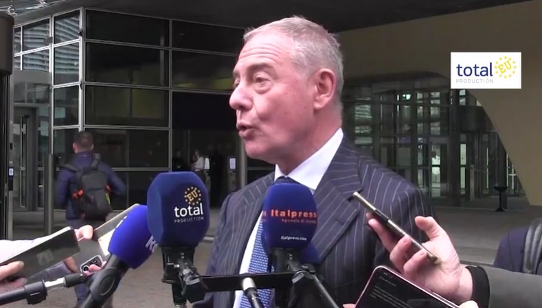 Competitività: Urso, “Green Deal ha soffocato industria, agire subito. Quando fu elaborato non c’era guerra: Ue prenda atto che mondo è cambiato”