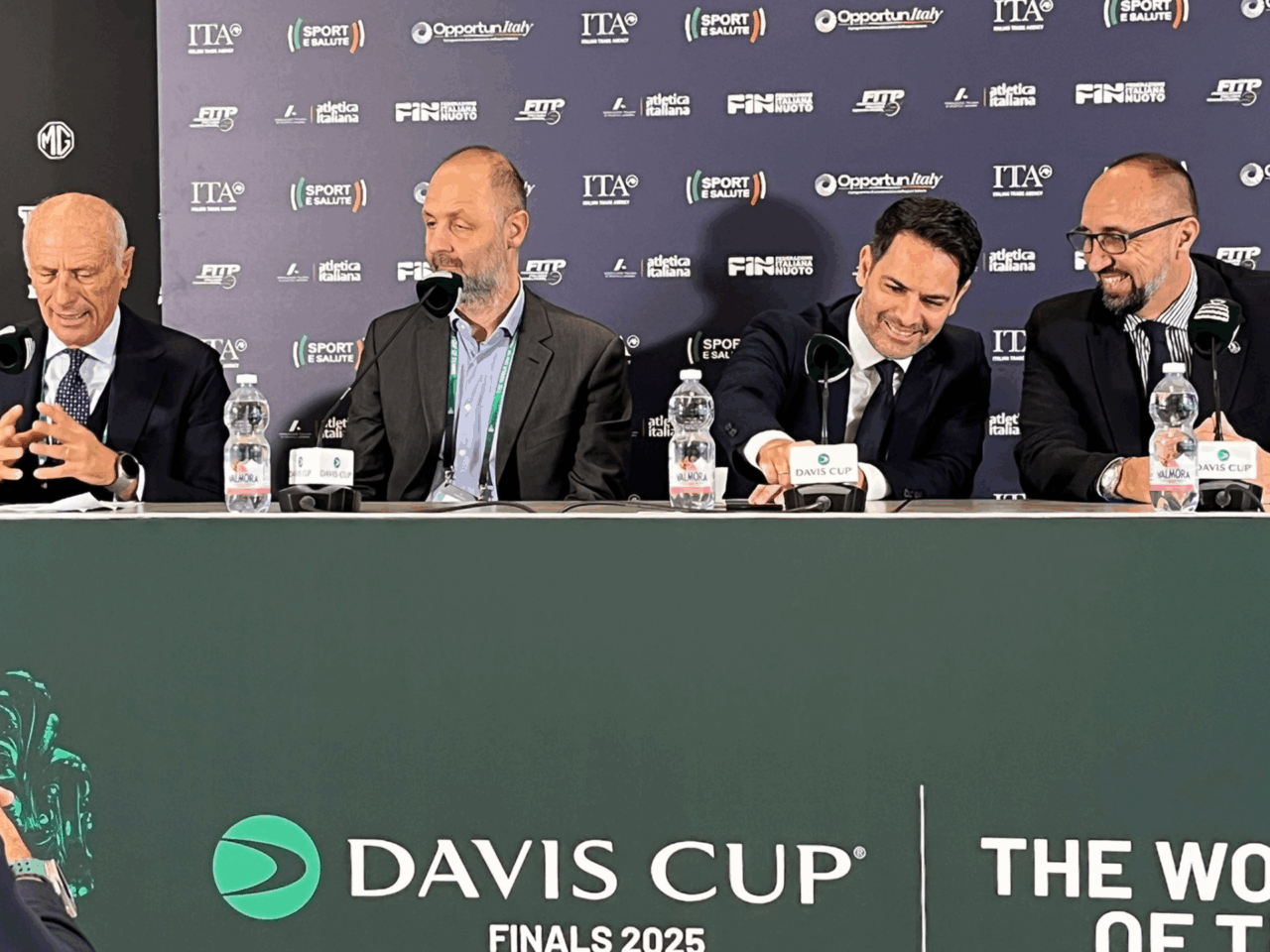 Milano Cortina 2026, agli atleti vincitori 4 medaglie da regalare al team