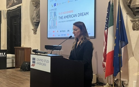 Oltre il soffitto di cristallo, il volto femminile del Sogno Americano