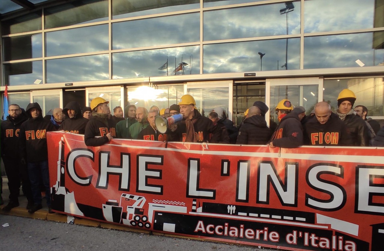 Ex Ilva: sbloccati i presidi, via libera del Cdm e attesa per l’incontro del 28 novembre