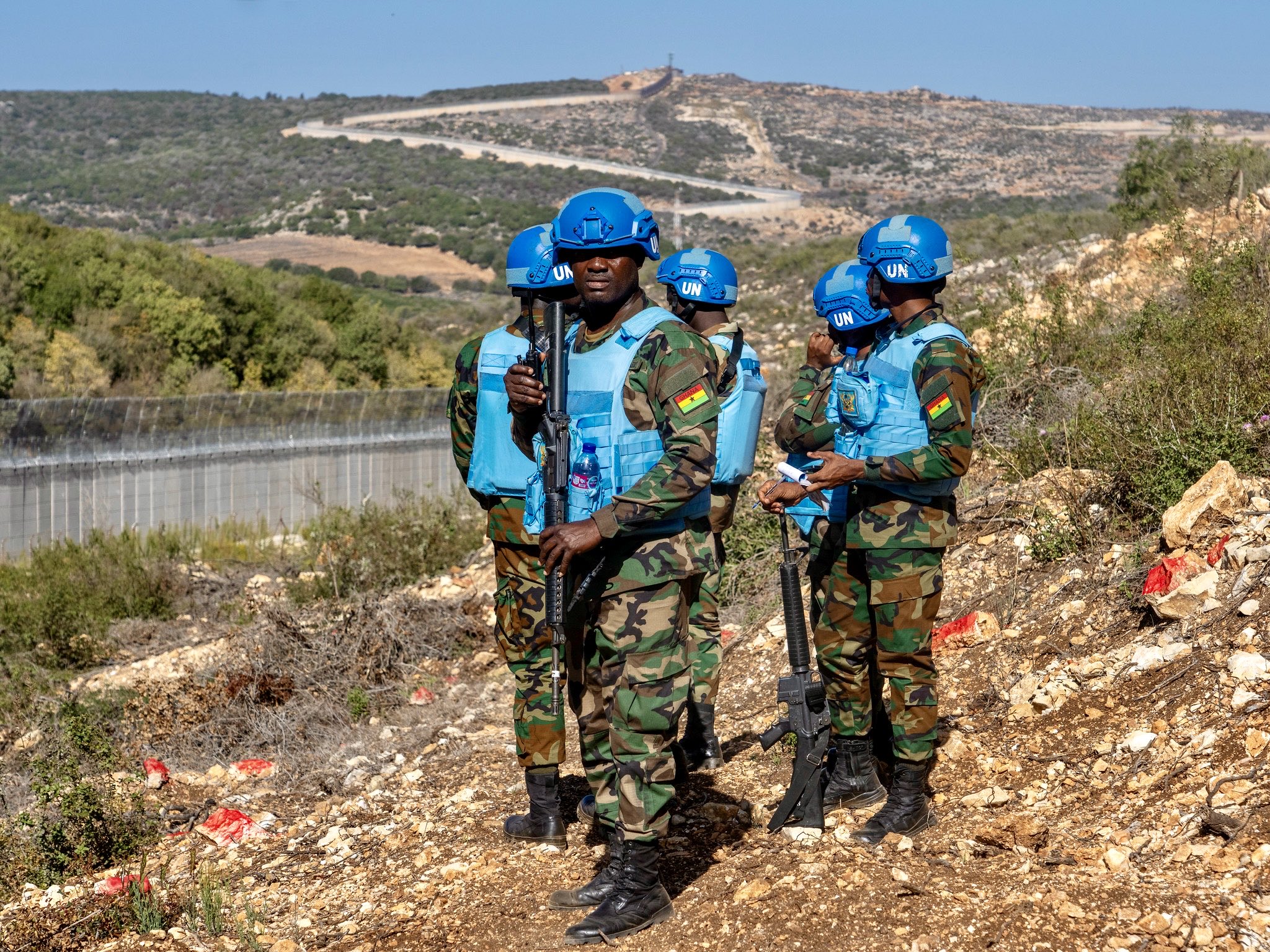 L'esercito israeliano spara con un carro armato contro l'Onu in Libano: "Abbiamo scambiato soldati per sospetti"