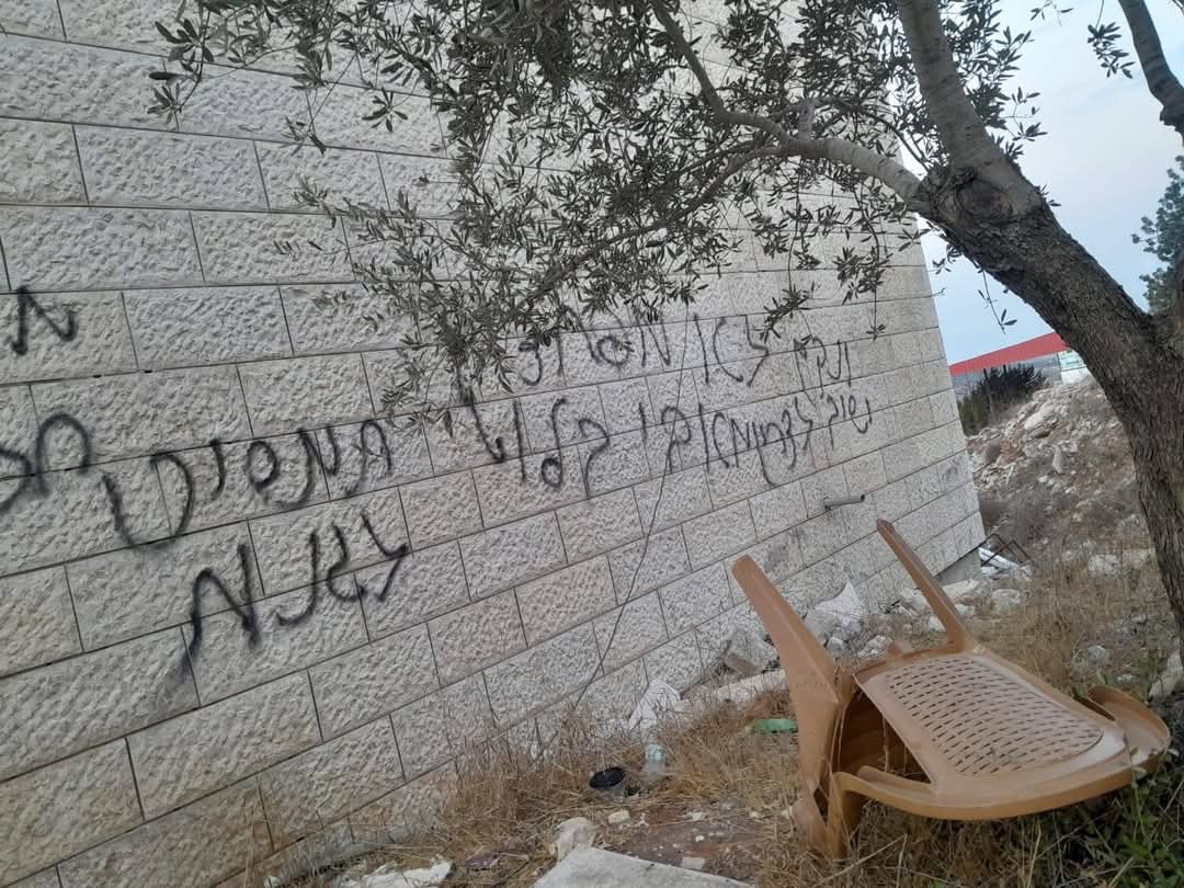 Coloni incendiano moschea in Cisgiordania, minacce all'Idf