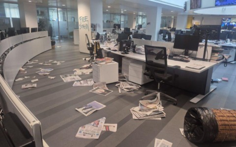 Manifestanti ProPal assaltano la redazione de La Stampa: 34 identificati e denunciati