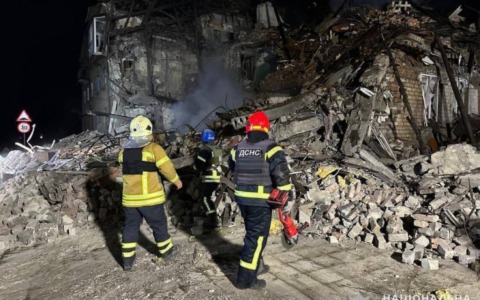 Mosca snobba Trump: “Non necessario l’incontro con Putin”. Zakharova: “L’Occidente teme il missile Burevestnik”