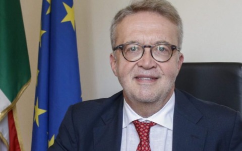 Perché le opposizioni chiedono le dimissioni del commissario Ghiglia: la sfida di Report al Garante della Privacy