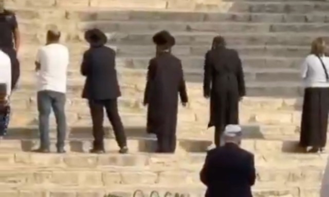 Cinquecento coloni israeliani sulla spianata della Moschea di Al-Aqsa