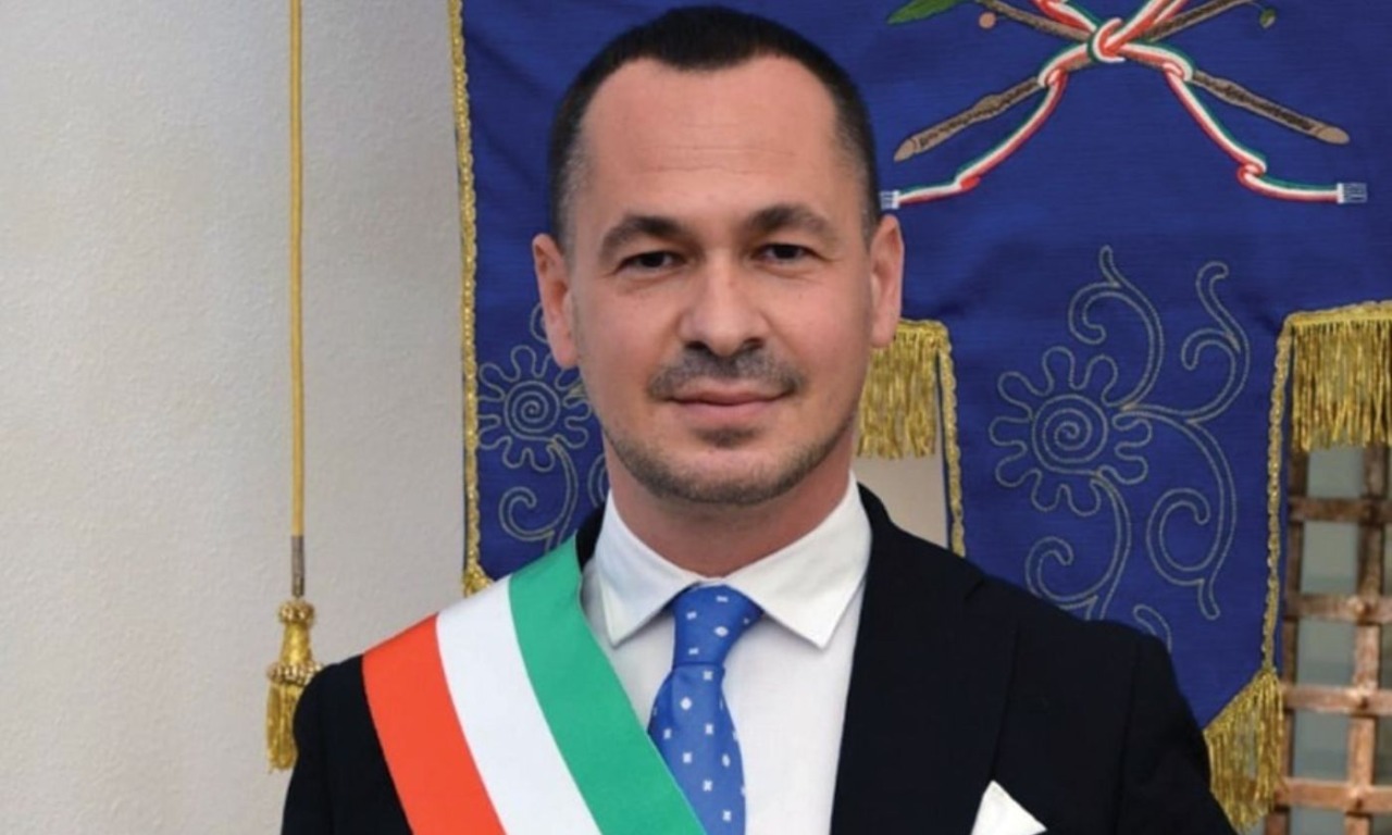 Voti dal clan per le Comunali: sei arresti, indagato il sindaco di Modugno (candidato alle Regionali con FI)