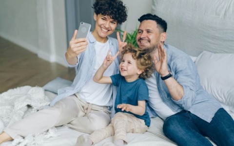 “Se un influencer pubblica immagini di bambini per incrementare il business è lavoro minorile”