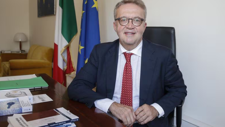 Perché le opposizioni chiedono le dimissioni del commissario Ghiglia: la sfida di Report al Garante della Privacy