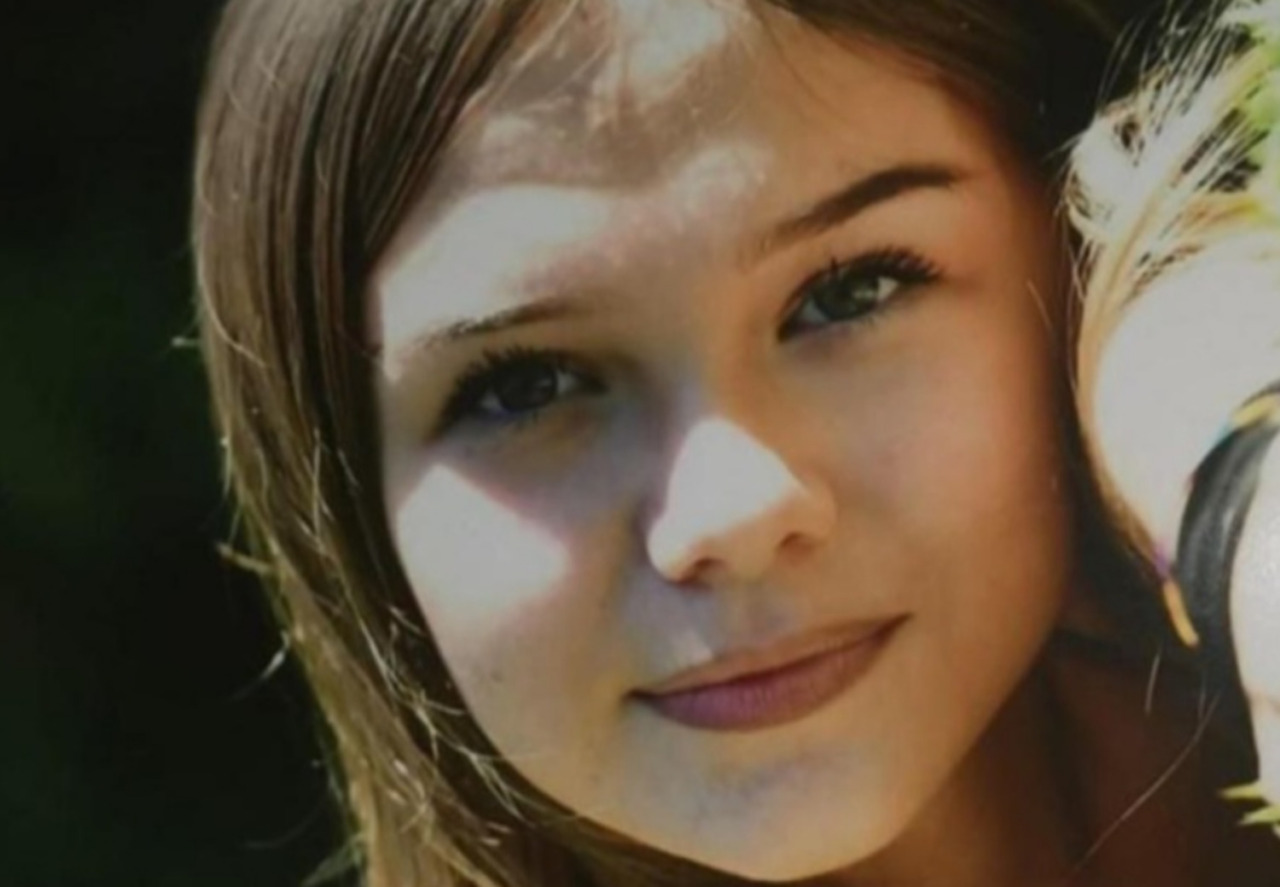 Femminicidio di Aurora Tila, condannato a 17 anni l’ex fidanzato minorenne: “L’ha spinta dal balcone”