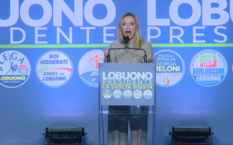 Meloni show in Puglia per la campagna elettorale: “Ricostruita la credibilità dell’Italia”