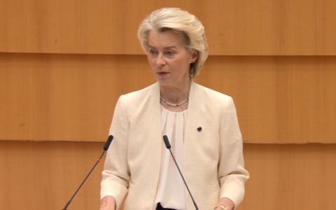Von der Leyen: “Putin usa l’inverno come arma, ma fallirà”. E l’Europa stanzia altri 6 miliardi per Kiev