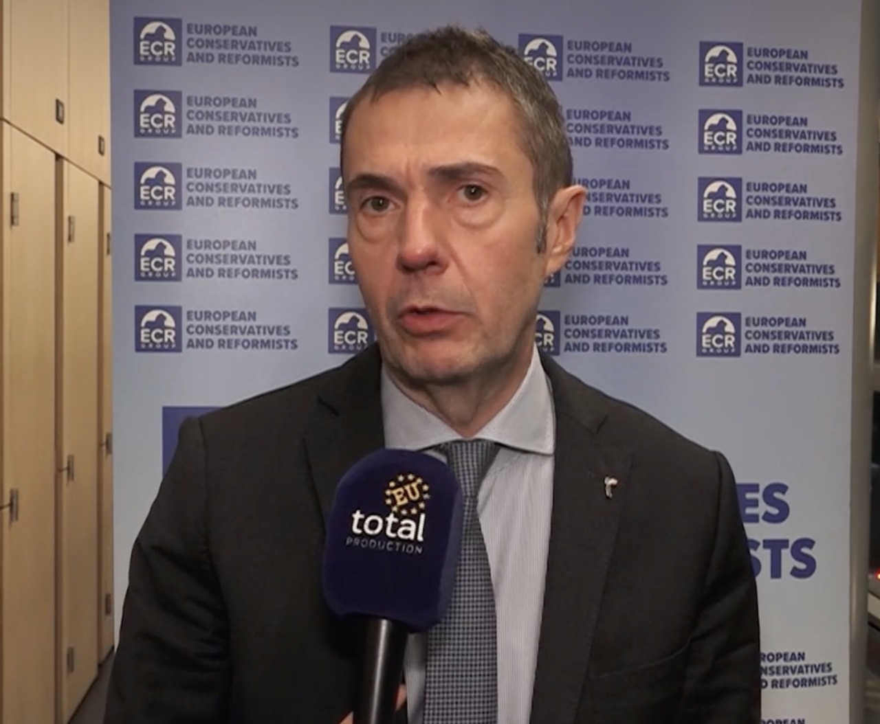 Immigrazione, Ciriani (FdI): “Governi con radici diversissime prendono spunto da modello Meloni”