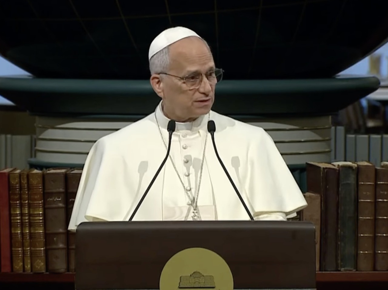 Gaza, Papa Leone XIV arriva in Libano e ribadisce: “Soluzione due stati unica via possibile”