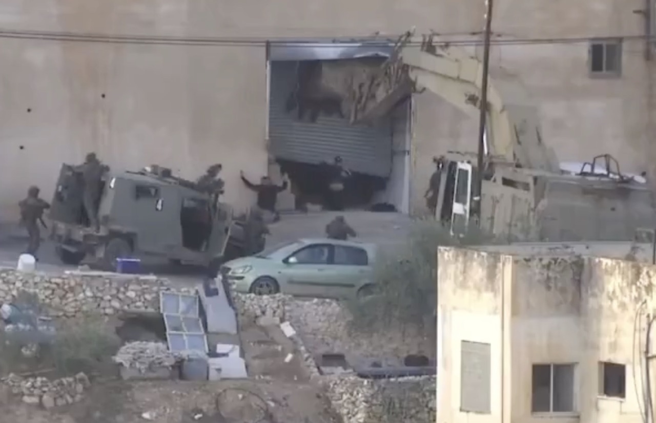 Shock a Jenin: soldati israeliani uccidono due palestinesi a terra che si erano arresi