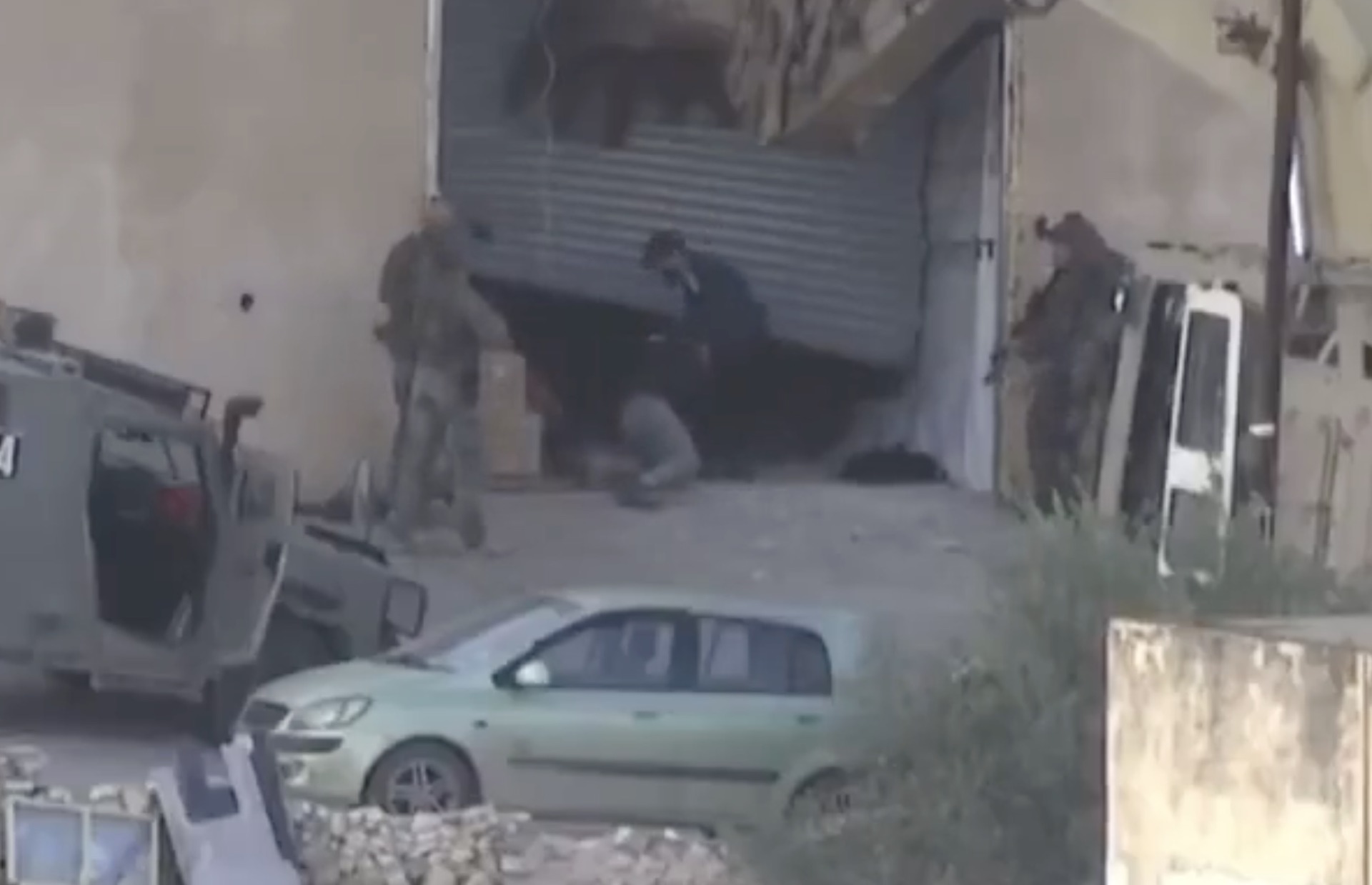 Shock a Jenin: soldati israeliani uccidono due palestinesi a terra che si erano arresi