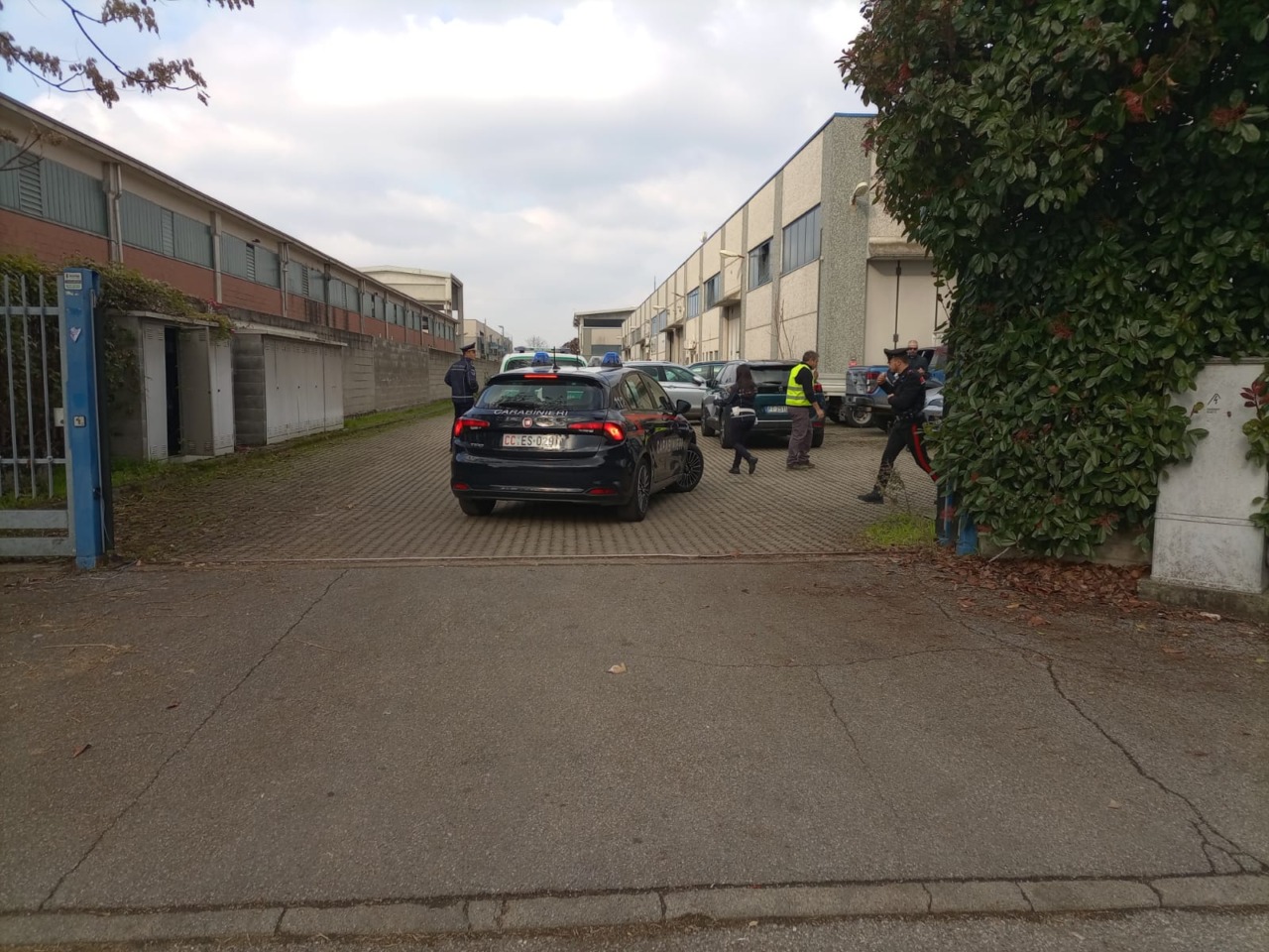 Due autisti morti sul lavoro, uno schiacciato da un cavalletto metallico da 500 chili, un altro da un muletto