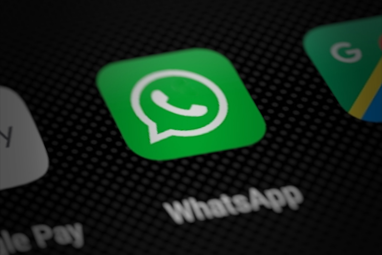 WhatsApp down 4 novembre 2025: chat sparite e schermata vuota. Cosa sta succedendo